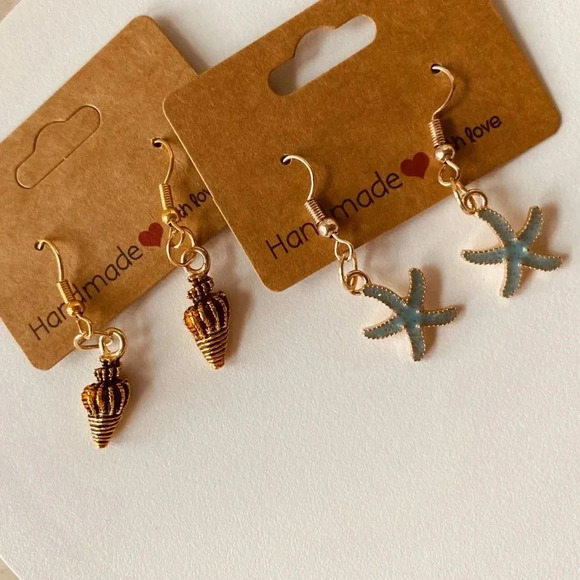TWO Pairs of Shell & Starfish Beach Themed Fashion Earrings Set(s) - Picture 3 of 5